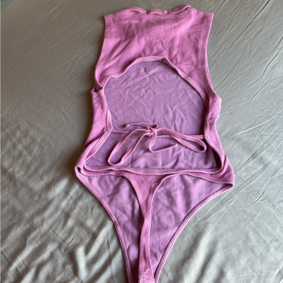 Urban Outfitters Cotton Candy Open Back Bodysuit - Picture 4 of 5